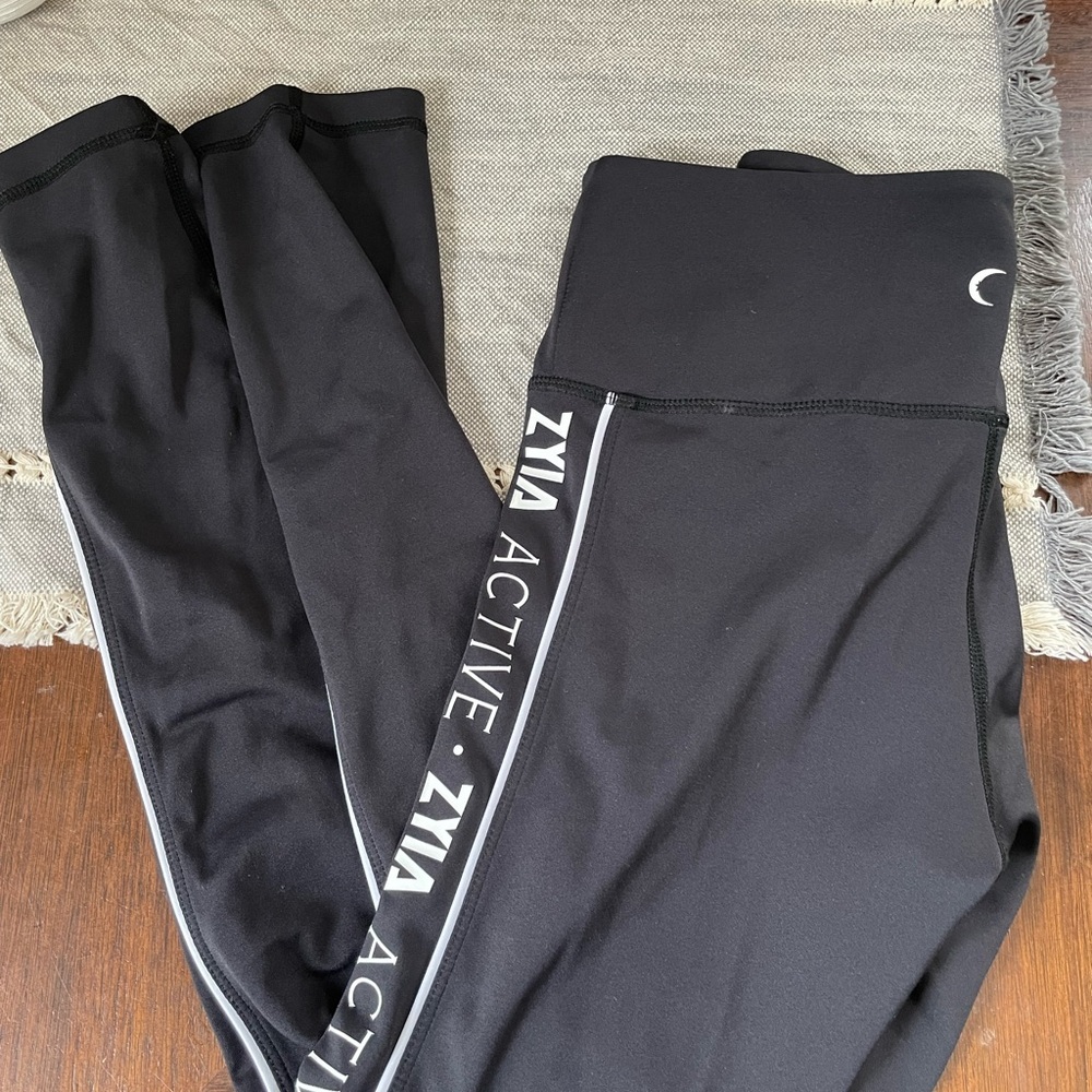 Zyia Active Reflective Side Stripe Athletic Leggings Size 4